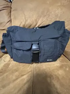 ニコアンド ショルダーバッグ フロントポケット付き