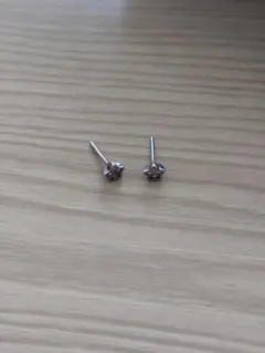 シルバー 星形ピアス 小型