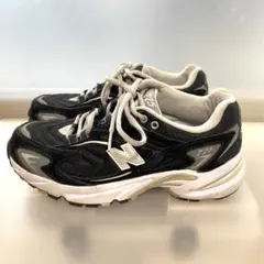 New Balance ML725 スニーカー 24.5cm ブラックのサムネイル