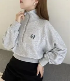 ハーフジップワンポイント刺繍スウェット