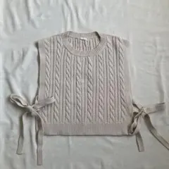 GU ベスト サイドリボン ニット アイボリー ベージュ ケーブル編み