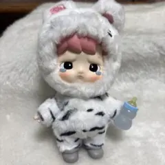 ポップマート　ハチププ動物たちと一緒に虎のサムネイル