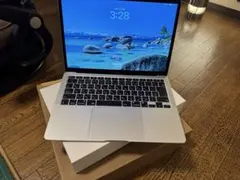 2020MacBook Air13インチM1チップ　256/メモリ16