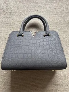 クロコ型押し ハンドバッグ ダークグレー Vロゴ ゴールド金具