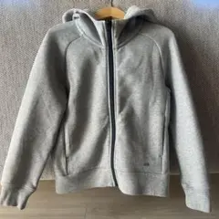 ユニクロ　DRY・STRETCH機能付きグレー フード付きパーカー120