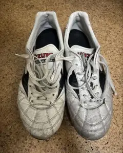 ミズノ　Mizuno Morelia サッカースパイク　クロスステッジ　白