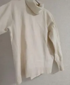 UNIQLO アイボリー 長袖ニット Mサイズ