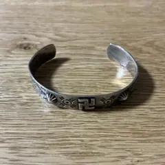 ノーバートペシュカライ　ツイストシルバーバングル ノーバートペシュカライ ツイストシルバーバングル - メルカリ