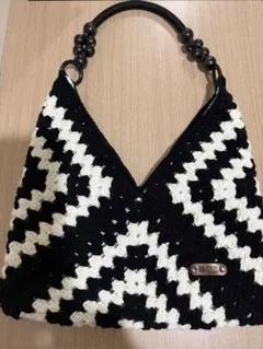ハンドメイド　グラニーバッグ ★黒と白模様