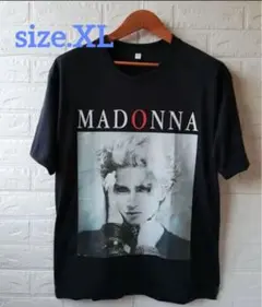 マドンナ　MADONNA & CREW ♥ 　貴重 黒 Tシャツ　Lサイズ MADONNA マドンナ Tシャツ GILDAN製 ブラック Lサイズ バンドT MUSIC