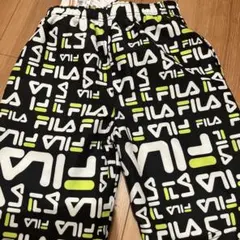 FILA 黒×ロゴ　130 水着　ハーフパンツ