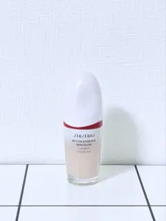 SHISEIDO エッセンス スキングロウ ファンデーション 220 Linen