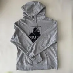 XLARGE グレー パーカー ゴリラロゴ