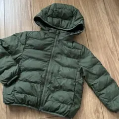 ユニクロ　ダウン　カーキ　オリーブグリーン フード付き中綿コート