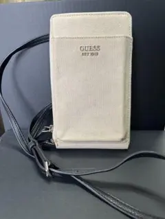 GUESS スマホショルダーバッグ ベージュ