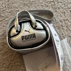 PUMA シルバー ミニバッグキーチェーン