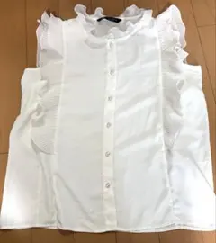 ZARA ホワイト フリルノースリーブシャツ