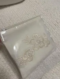 新品未使用　大城レース　ポーチのサムネイル