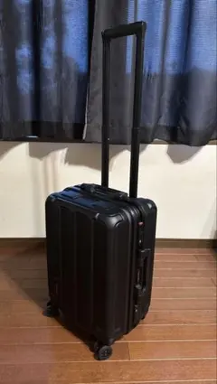 ほぼ新品⭐︎BRIEFING スーツケース 35L 機内持ち込み TSAロック 黒のサムネイル