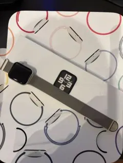 Apple Watch SE第2世代　GPS 40mmスターライトアルミニウム