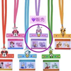 ミッキー＆フレンズ シークレットカードホルダー カード入り ストラップ付き