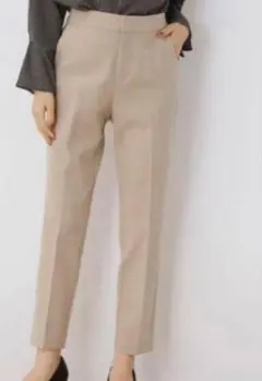 テーパードパンツ