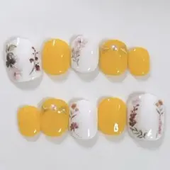 ネイルチップ　ベリーショート　黄色　ドライフラワー
