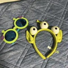 リトルグリーンメンのサングラス・カチューシャ