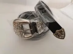 黒 ベルト 銀色バックル付き