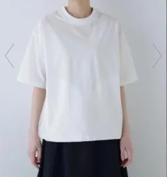 ミースロエ サテン切り替えカットソートップス ホワイト 半袖Tシャツ