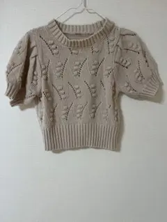 NICE CLAUP ベージュ パフスリーブ セーター