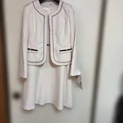 ホワイトジャケットとドレスセット9号