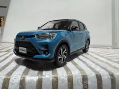 トヨタ ライズ 1/30 カラーサンプル色見本ミニカー ターコイズブルー 2トンのサムネイル