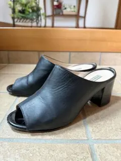 INTER-CHAUSSURES レザーミュール ブラックのサムネイル