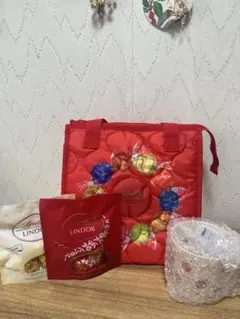 リンツ　保冷バッグとマグカップとリンドールの４点セット