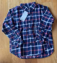 長袖チェックシャツ 110㌢生地はフランネル 未使用のユニクロ