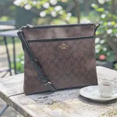 COACH　コーチ　PVC レザーシグネチャー　 ショルダーバッグ　ブラウン