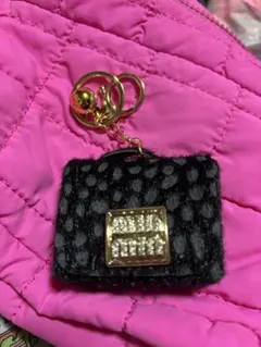 【新品】minmin ダルメシアン柄ファー ミニバッグ型キーホルダー　チャーム