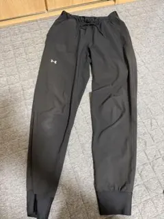 Under Armour ブラックジャージパンツレディース