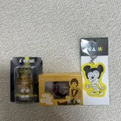二宮和也 黄ラゲッジマーク　おまけ付き 嵐 二宮和也 ラゲッジマーク 黄 キーチェーン チャーム - メルカリ