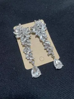 【美品】ブライダル イヤリング クリスタル 大ぶり デザイン