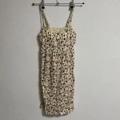 花柄カップ付キャミソール クリーム色