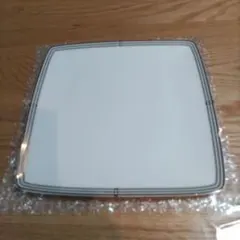 ノリタケ新品、四角い白皿 シルバーとグレーのストライプ　大皿２７㌢