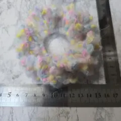 カラフルな毛糸のシュシュ2個セット