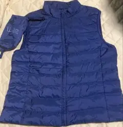 週末お値下げ中！ユニクロ　ウルトラライトダウン　ベスト 　Mサイズ　ネイビー