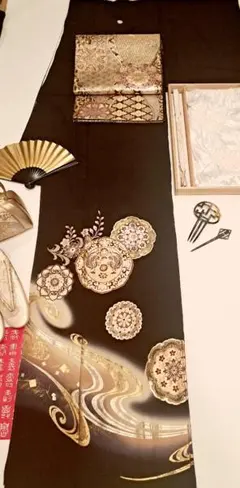 SP様ご専用未使用❇️さがみ扱い　黒留め袖　貝紫刺繍　金銀彩　フルセット