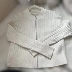 ホワイト ケーブルニット 長袖セーター