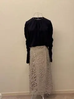 【BEIGE】ネイビー ドレープトップスのサムネイル