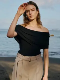 Mila Owen【UV加工】接触冷感オフショルリブニットのサムネイル