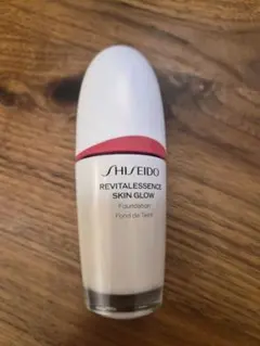 SHISEIDO エッセンススキングロウファンデーション 140